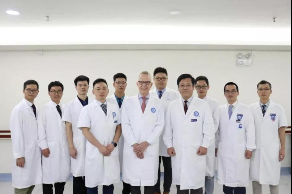 南方脑瘫中心医护团队合影